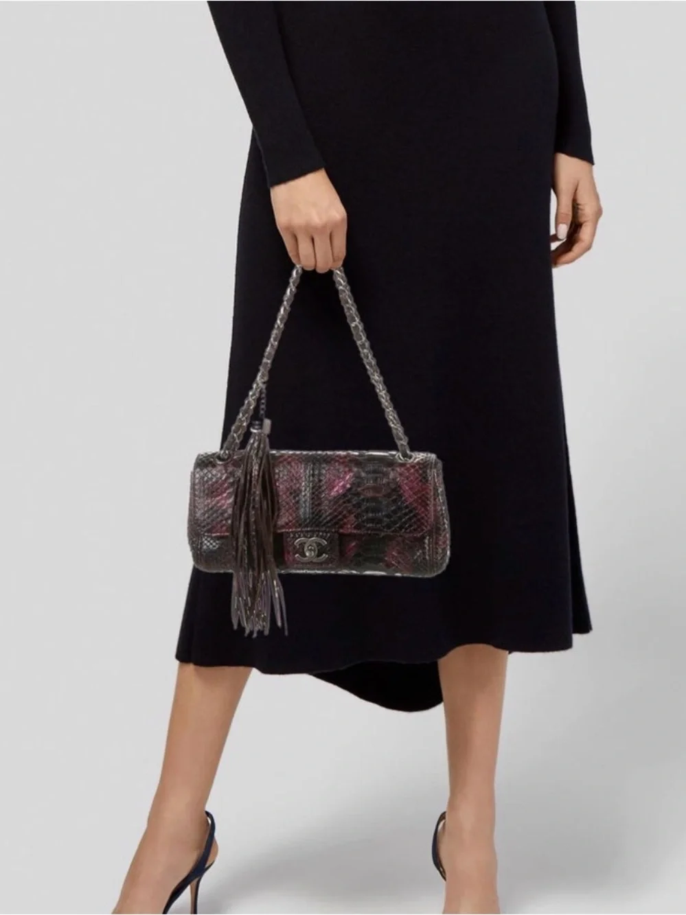 CHANEL am looking